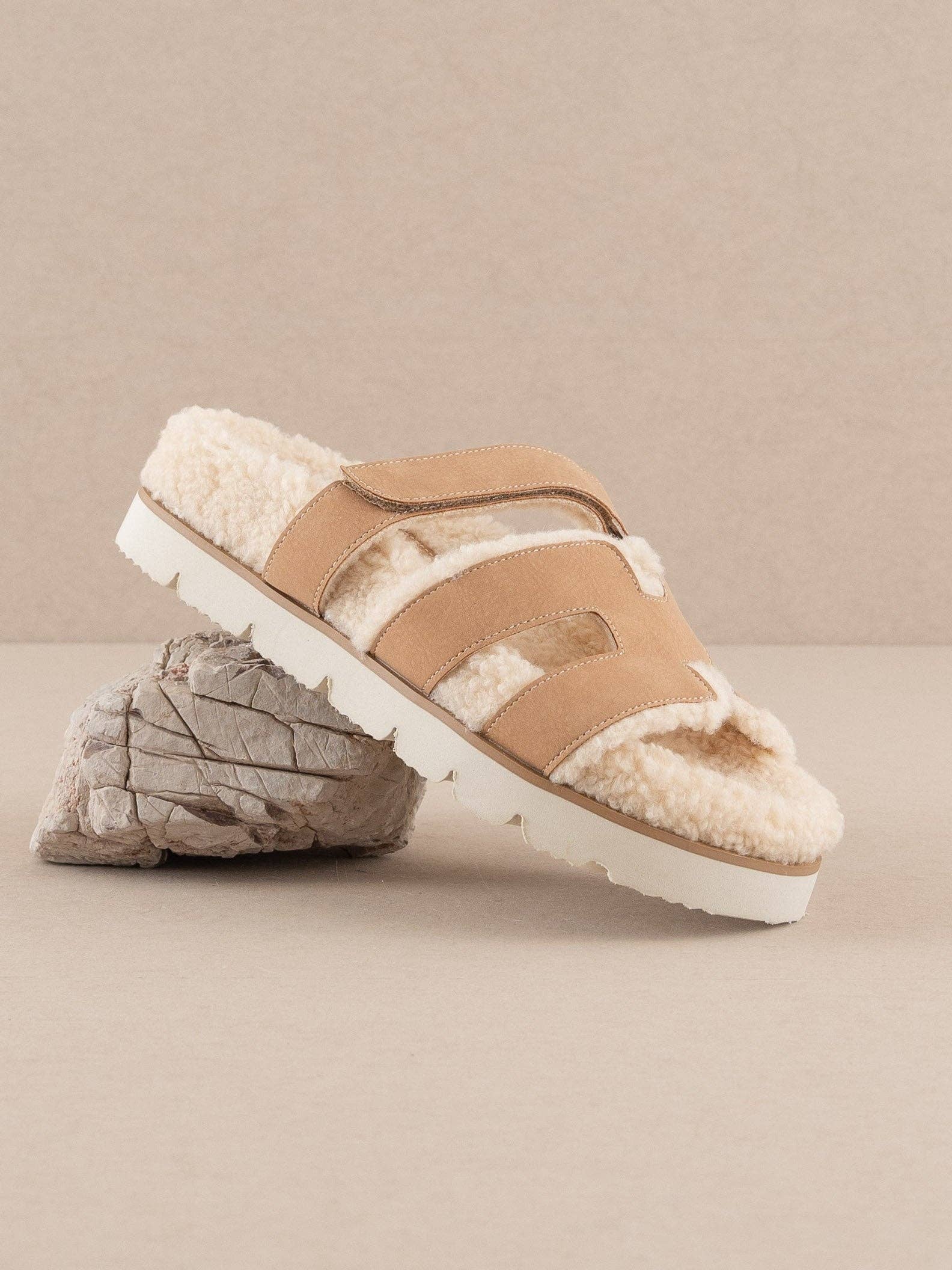 The Alpine | Camel Faux Shearling Sandals